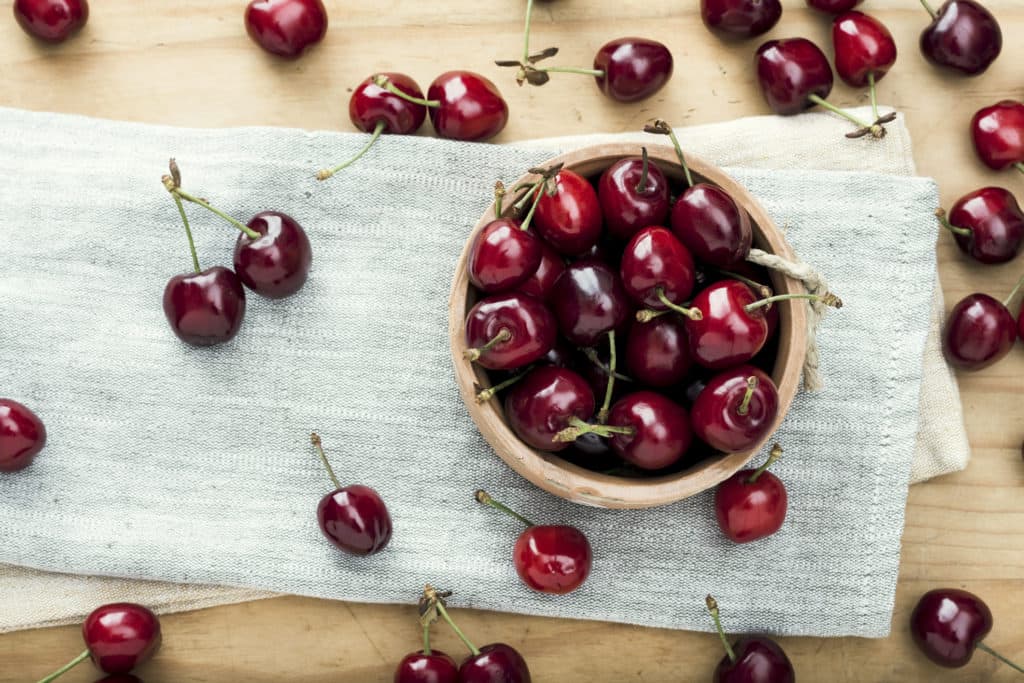 cherries, quercetin antiinflammatory foods