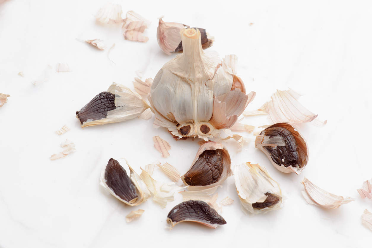 garlic - foods for strong bones